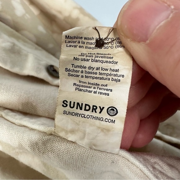 SUNDRY Bleach Tie Dye Button Down Shirt, Size 1 (Small 4-6) Cream/Tan - Picture 6 of 7